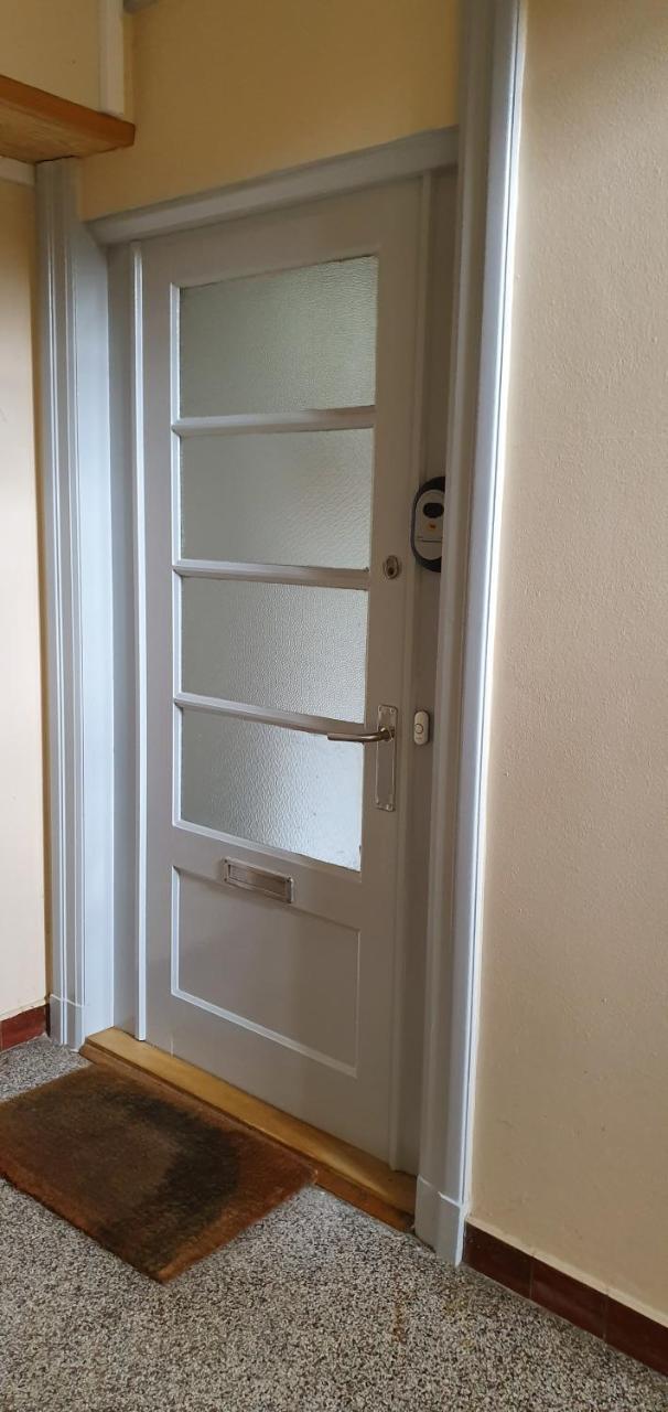 Hotel Apartment With A Lake View - 2 Room Apartment Krusa Bagian luar foto