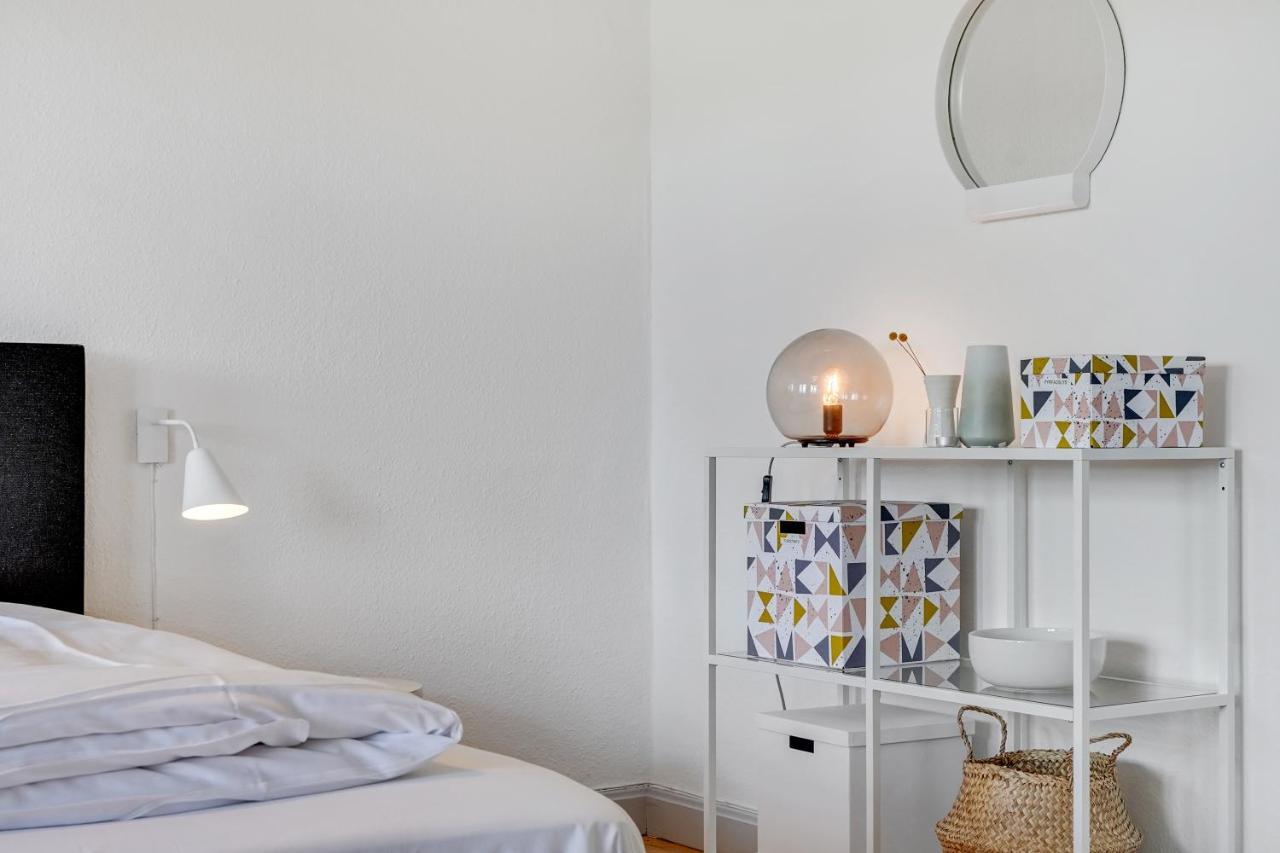 Hotel Apartment With A Lake View - 2 Room Apartment Krusa Bagian luar foto